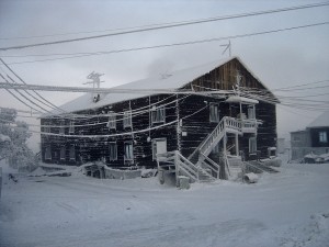 kallt_hus_srednekolimsk Today, for example, a young Evenk woman with a newly born baby came to visit, because she had heard that we were very interested in her culture, the Evenk, another northern reindeer people, and she wanted to know things about Sweden.