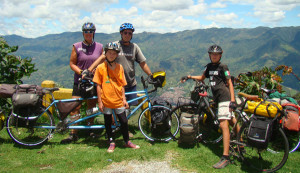 family-in-andes